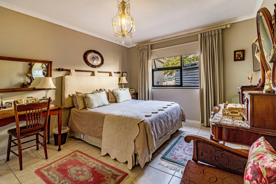 8 Bedroom Property for Sale in Helderberg Estate Western Cape